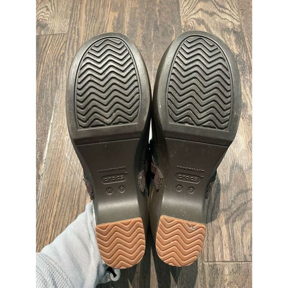 Crocs Sarah Floral Dual Comfort Chunky Heel - Picture 4 of 7